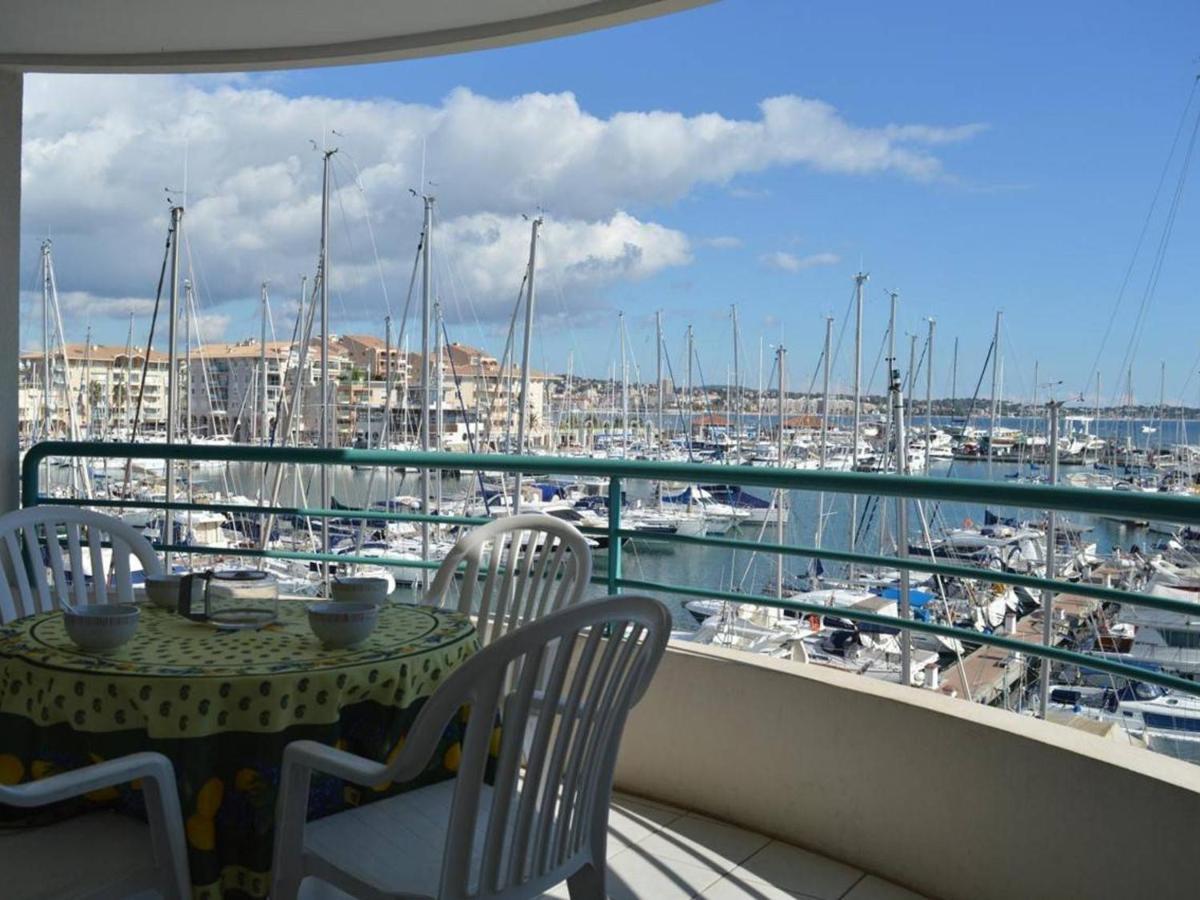 Frejus: Appt 2P, 5 Pers, Piscine, Plage A 150M, Parking, Animaux Ok - Fr-1-226A-357 المظهر الخارجي الصورة