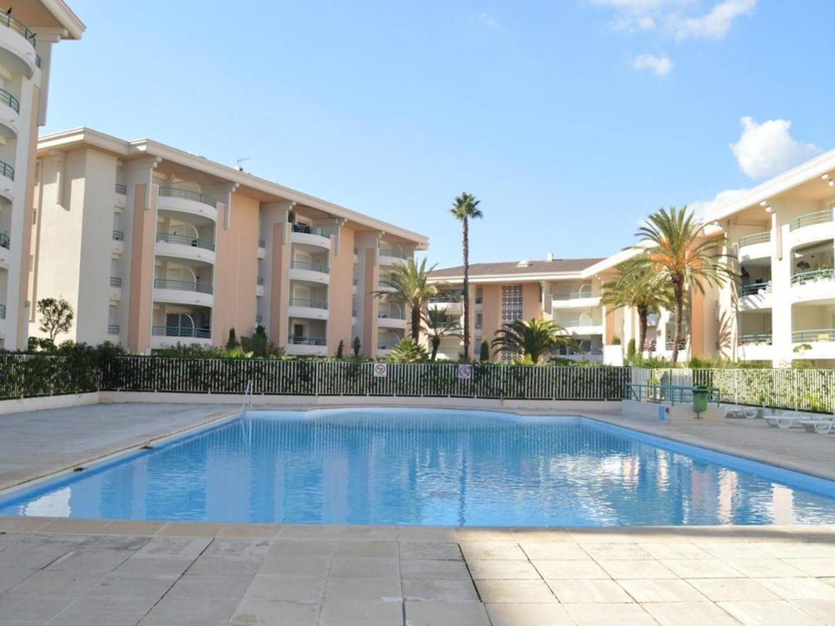Frejus: Appt 2P, 5 Pers, Piscine, Plage A 150M, Parking, Animaux Ok - Fr-1-226A-357 المظهر الخارجي الصورة