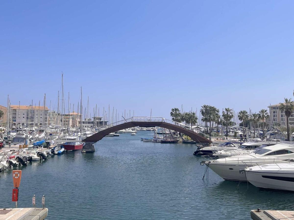 Frejus: Appt 2P, 5 Pers, Piscine, Plage A 150M, Parking, Animaux Ok - Fr-1-226A-357 المظهر الخارجي الصورة
